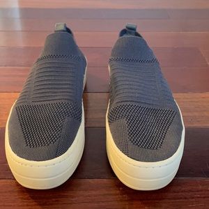 J/Slides NYC from Belk’s